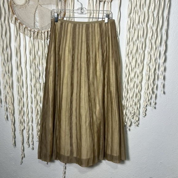 Nic + Zoe Tan Tuck and Pleat Skirt Tencel blend Fully Lined Size 4 - Picture 7 of 10